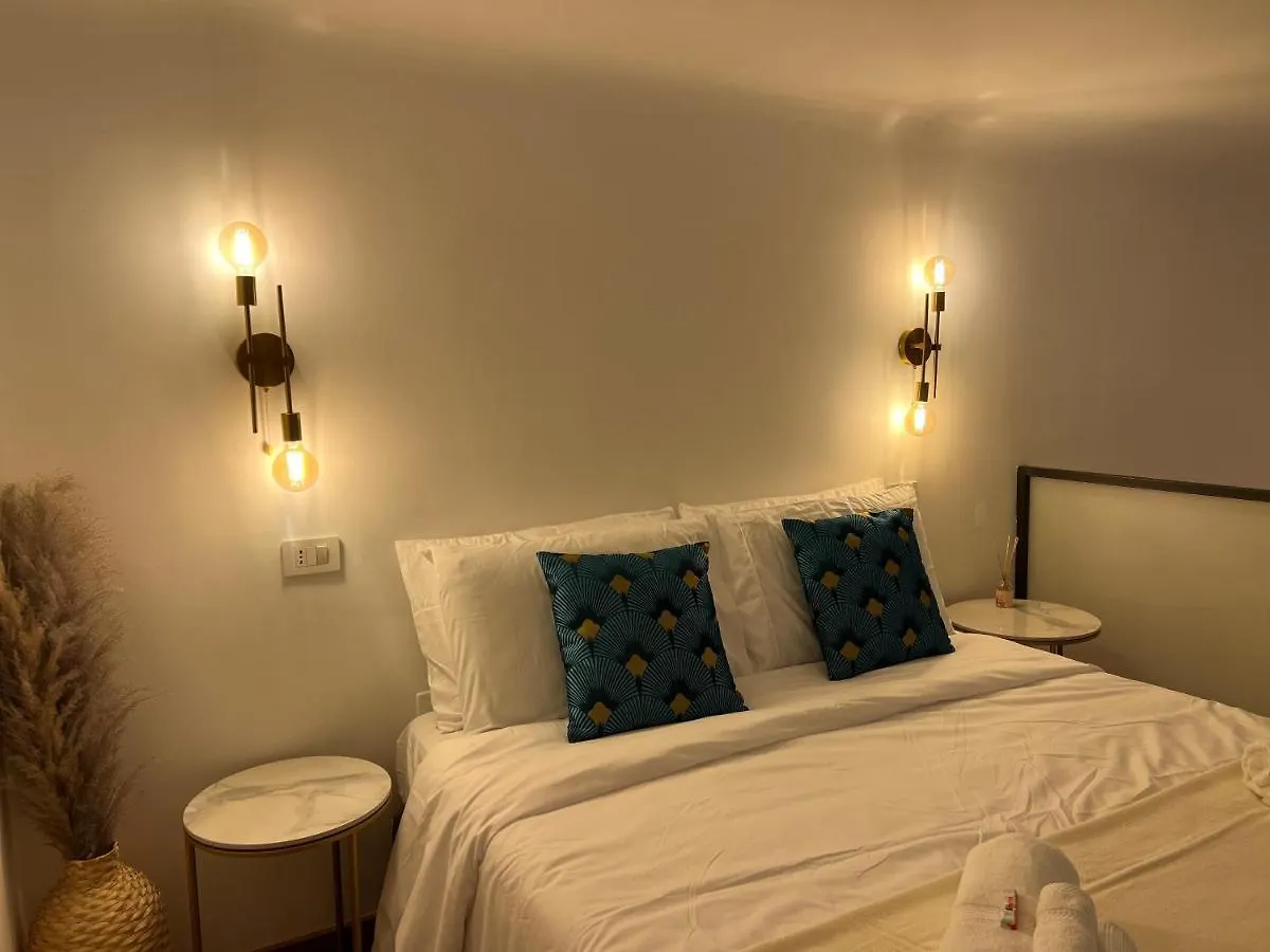 Regina Milano In Porta Romana 2 - Sky Tv, Wifi E Breakfast Box Apartment Milan
