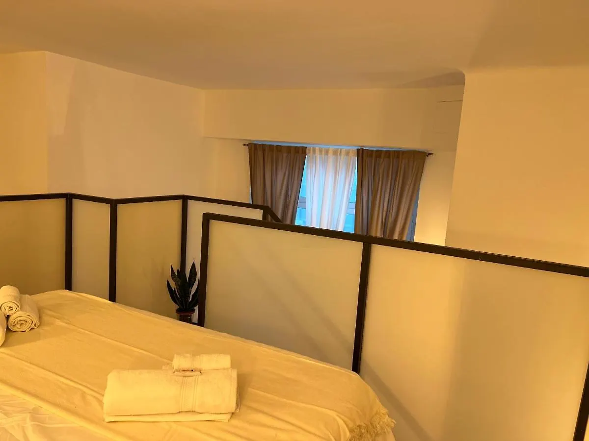 Regina Milano In Porta Romana 2 - Sky Tv, Wifi E Breakfast Box Apartment