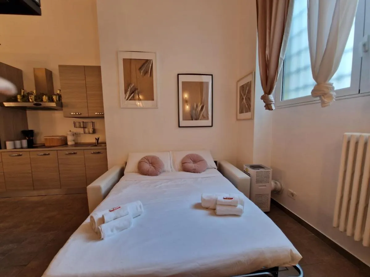 Regina Milano In Porta Romana 2 - Sky Tv, Wifi E Breakfast Box Apartment