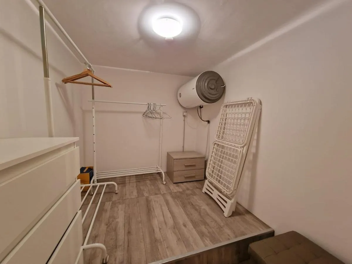 Regina Milano In Porta Romana 2 - Sky Tv, Wifi E Breakfast Box Apartment Milan