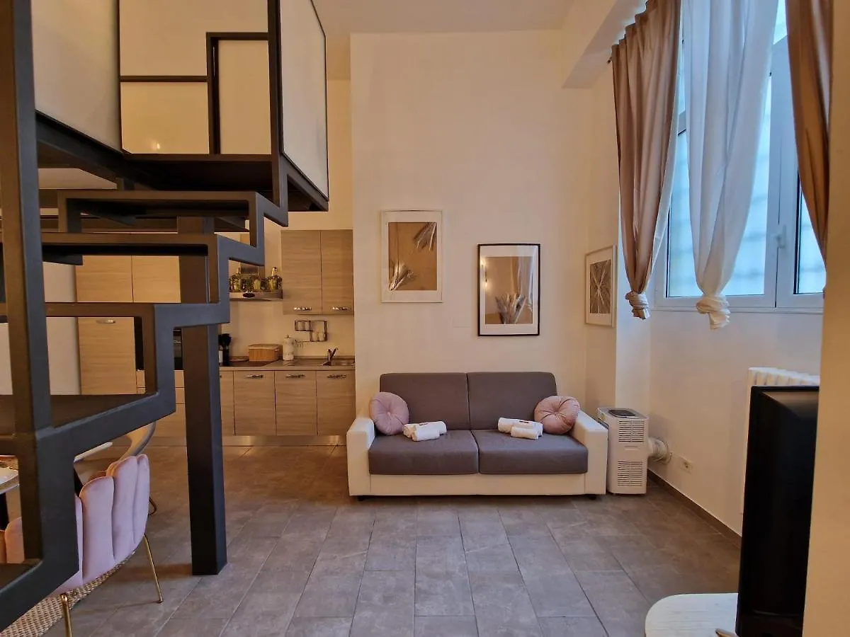 Regina Milano In Porta Romana 2 - Sky Tv, Wifi E Breakfast Box Apartment