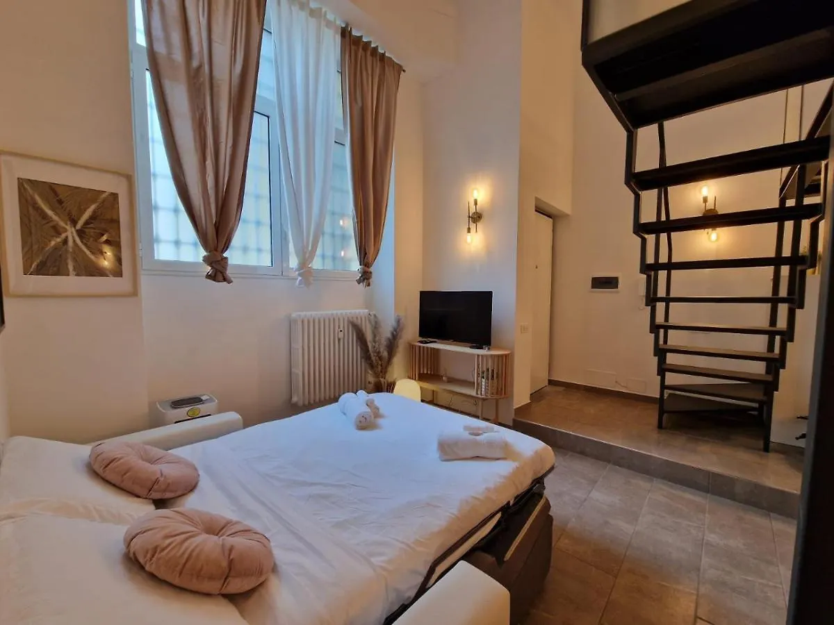 Regina Milano In Porta Romana 2 - Sky Tv, Wifi E Breakfast Box Apartment