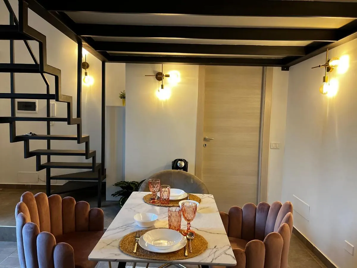 Regina Milano In Porta Romana 2 - Sky Tv, Wifi E Breakfast Box Apartment  Milan