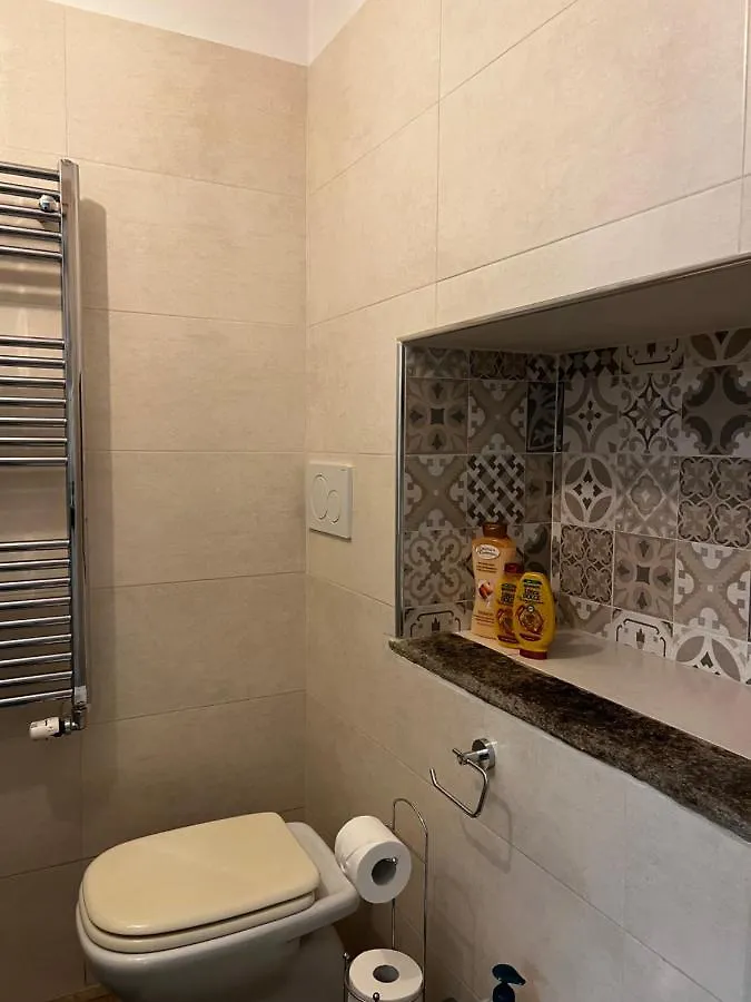 Regina Milano In Porta Romana 2 - Sky Tv, Wifi E Breakfast Box Apartment Italy